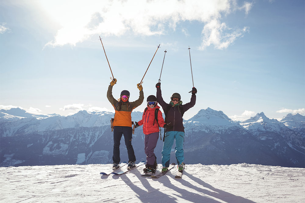 Топ причини, поради които трябва да вземете урок по ски